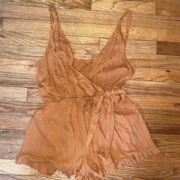 Sadie & Sage Dresses & Skirts - Sadie & Sage burnt orange romper size M